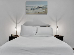 Coastal Charm Studio Beach House in Pompano Beach